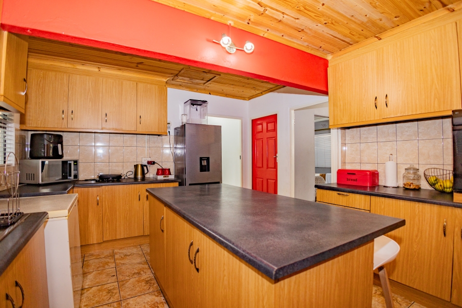 3 Bedroom Property for Sale in Uitsig Western Cape